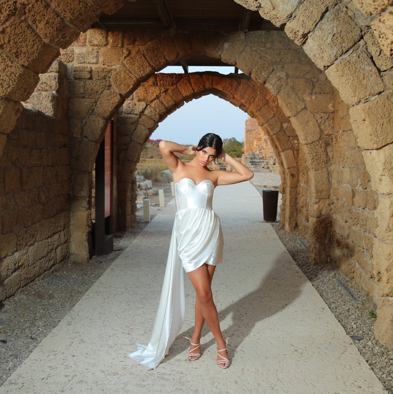 שמלת כלה 'אדריאנה'